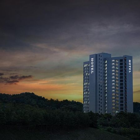 Centummark Hotel Янъян Экстерьер фото
